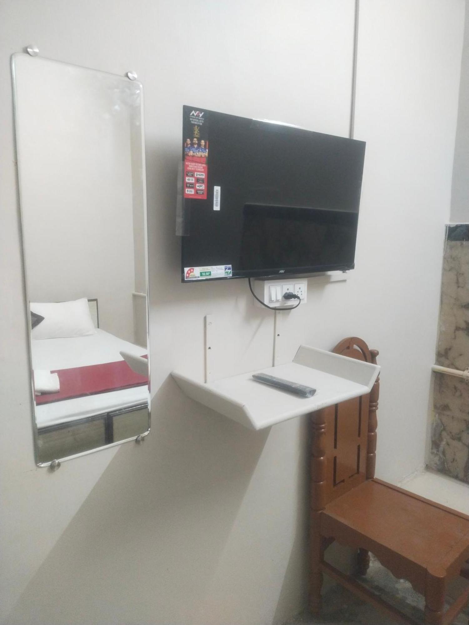 ホテル Swamy Residency ヴェールール エクステリア 写真